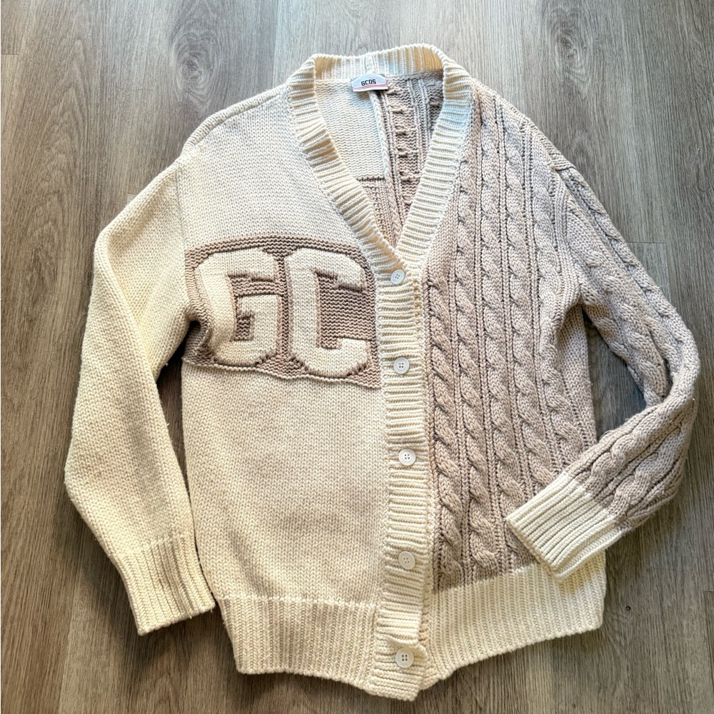 gcds tan ivory cream cable knit button front v-neck cardigan sweater medium Larg